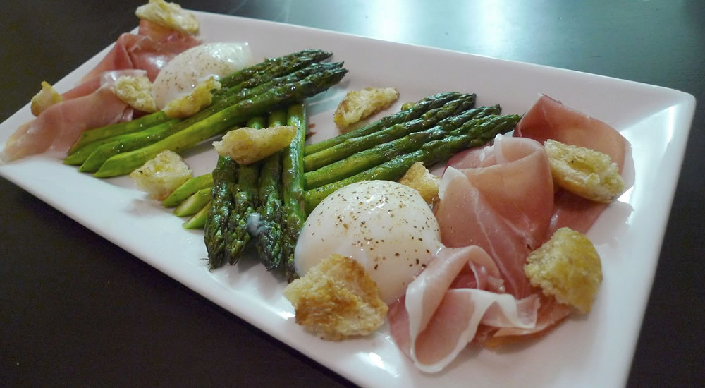 Asperges met ham - Foto: Arnold Gatilao
