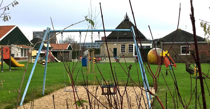 Kinderboerderij speeltoestellen