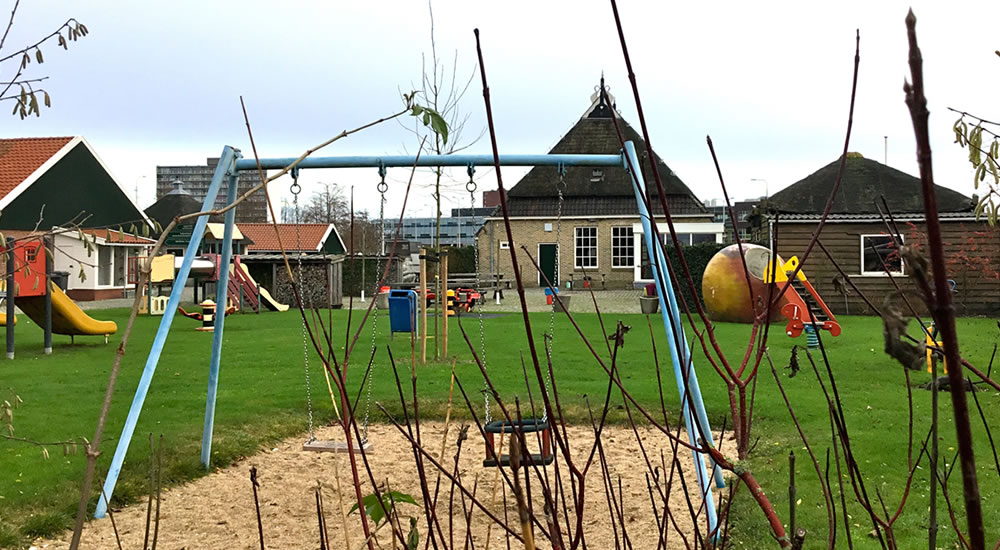 Kinderboerderij speeltoestellen