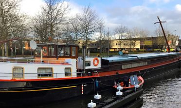 Schip bij de Centrale