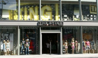 Kledingwinkel - Foto: Hermann Luyken