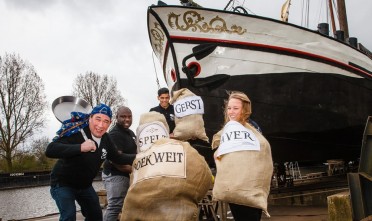 OER-granen aan boord Pannekoekschip - Foto: C'tain Pancake