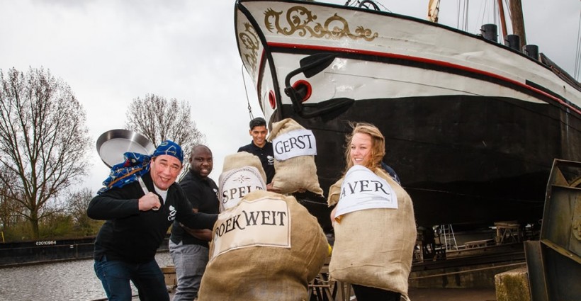 OER-granen aan boord Pannekoekschip - Foto: C'tain Pancake