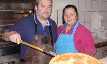 Mariana Stanis en Adrian Prpici Pizza Adriano